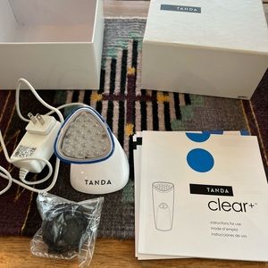 Tanda Clear + blue light acne system